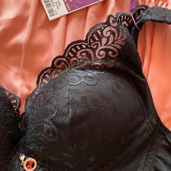 Bra - Picture 2 of 7